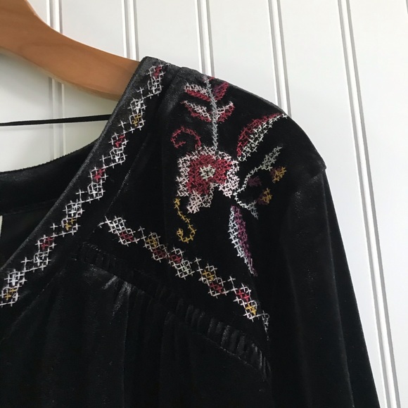 Black Embroidered Tunic - Picture 6 of 8